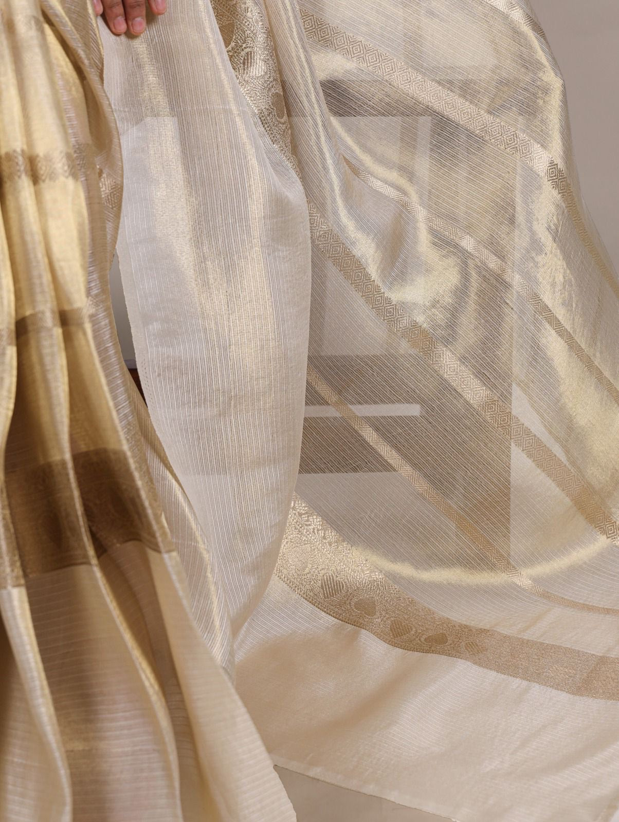 Golden Tissue Plain Kasavu Saree with Running Blouse | Saree length: 6.25 Meters | Blouse: unstitched material included